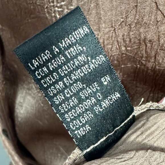 Essentials by Milano metallic gold button down shirt size L - Picture 9 of 9